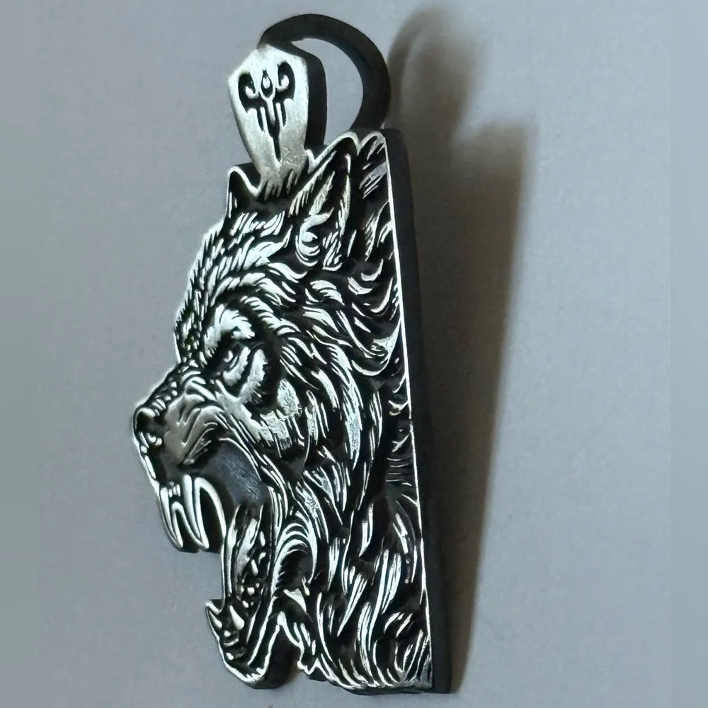 925 Silver wolf unisex pendant